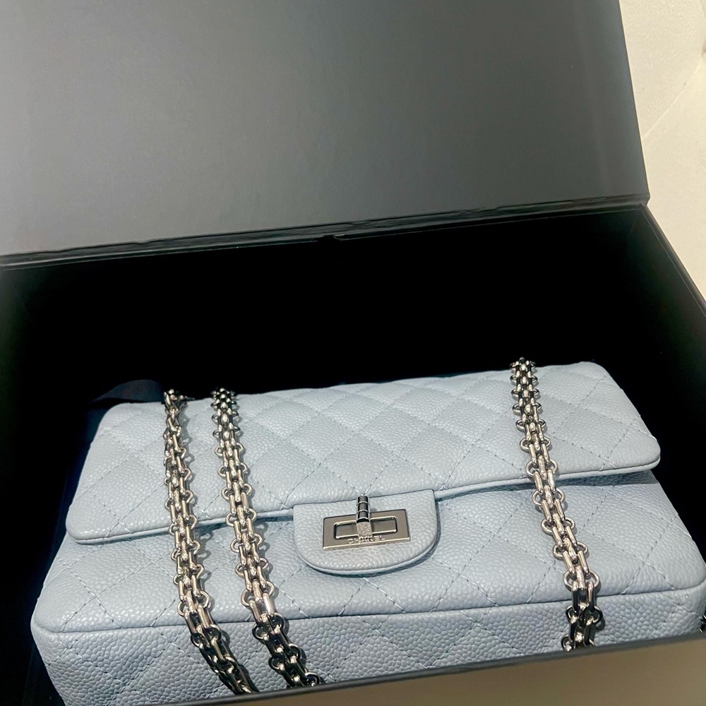 Chanel Classic Caviar Reissue Doubel Flap Bag - Picture 3 of 10
